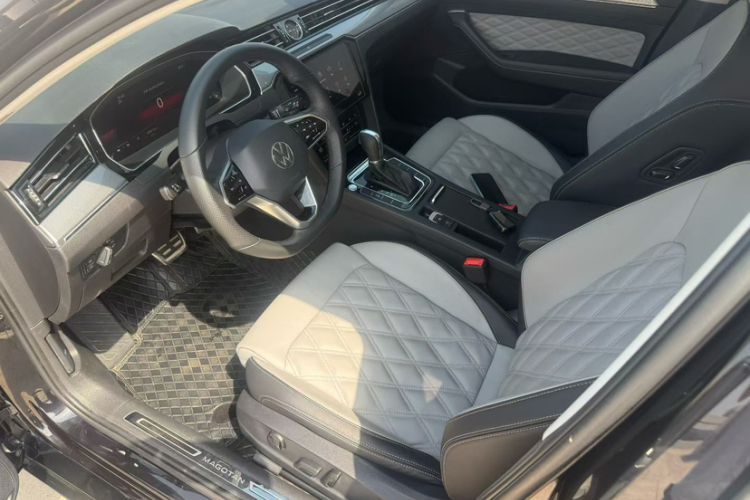 Used Volkswagen Magotan 2023 2 Million Units Limited Edition 330TSI DSG Leading Version Interior 2
