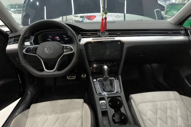Used Volkswagen Magotan 2023 2 Million Units Commemorative Edition 330TSI DSG Luxury Version Interior 2