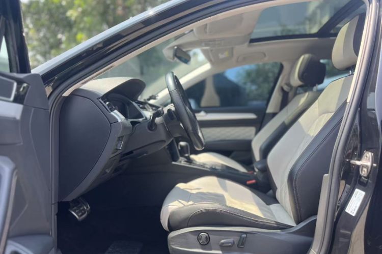 Used Volkswagen Magotan 2023 2 Million Units Commemorative Edition 330TSI DSG Luxury Version Interior 2