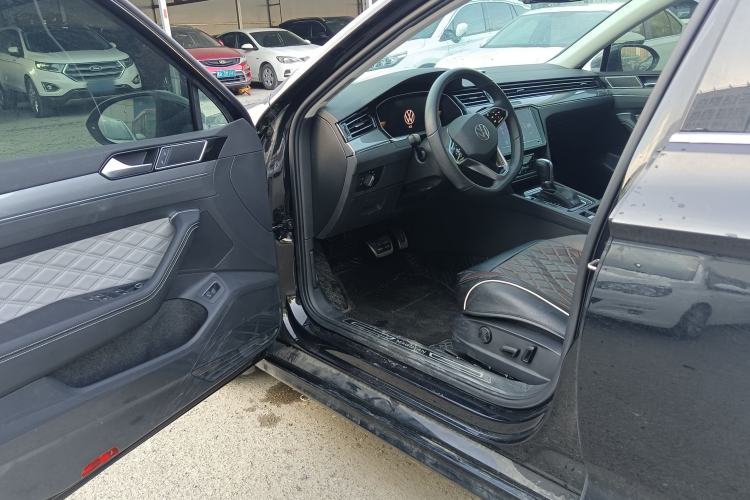 Used Volkswagen Magotan 2023 2 Million Units Limited Edition 330TSI DSG Leading Version Interior 2