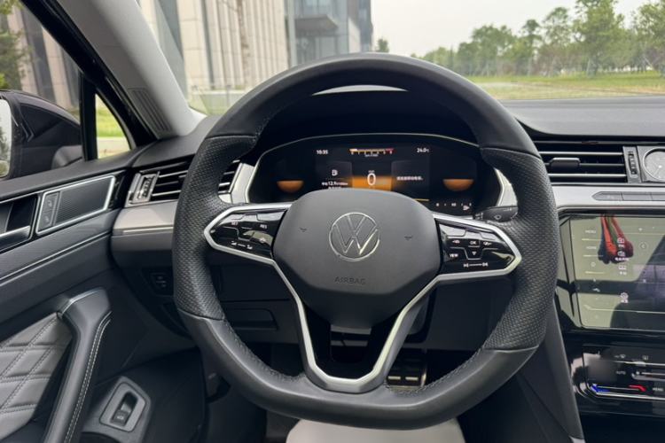 Used Volkswagen Magotan 2023 2 Million Units Limited Edition 330TSI DSG Leading Version Interior 2