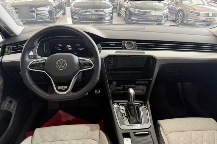 Used Volkswagen Magotan 2023 2 Million Units Commemorative Edition 330TSI DSG Luxury Version Interior 2