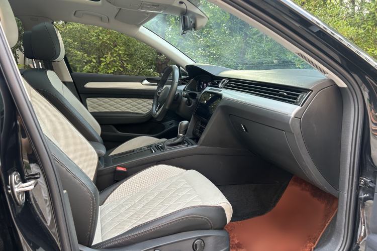 Used Volkswagen Magotan 2023 2 Million Units Commemorative Edition 330TSI DSG Luxury Version Interior 2