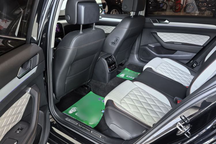Used Volkswagen Magotan 2023 2 Million Units Commemorative Edition 330TSI DSG Luxury Version Interior 2