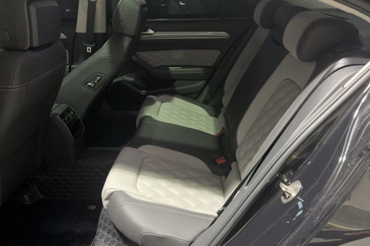 Used Volkswagen Magotan 2023 2 Million Units Limited Edition 330TSI DSG Leading Version Interior 2