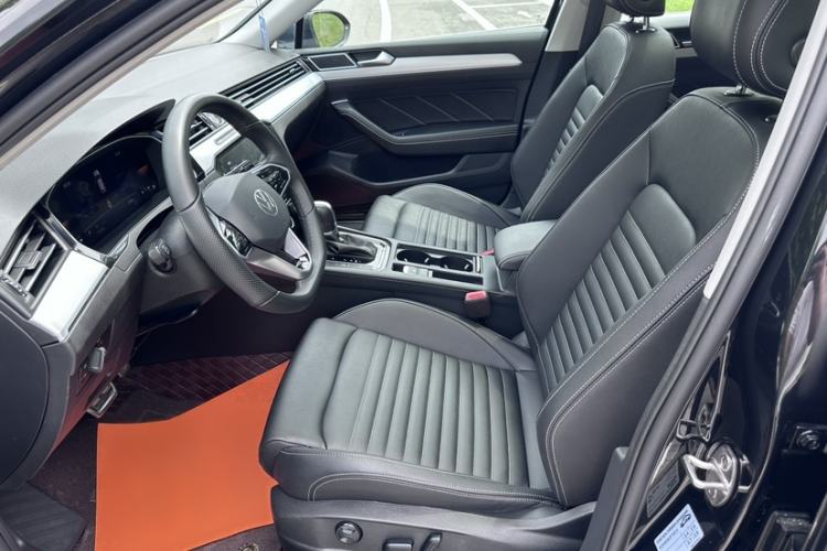 Used Volkswagen Magotan 2023 2 Million Units Limited-Edition 280TSI DSG Comfort Version Interior 3