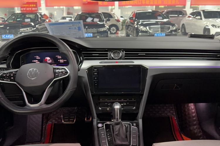 Used Volkswagen Magotan 2023 2 Million Units Limited Edition 330TSI DSG Leading Version Interior 3