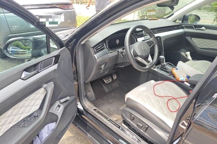 Used Volkswagen Magotan 2023 2 Million Units Commemorative Edition 330TSI DSG Luxury Version Interior 3