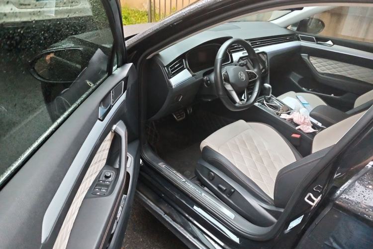 Used Volkswagen Magotan 2023 2 Million Units Commemorative Edition 330TSI DSG Luxury Version Interior 3