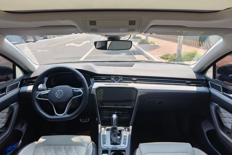 Used Volkswagen Magotan 2023 2 Million Units Commemorative Edition 330TSI DSG Luxury Version Interior 3