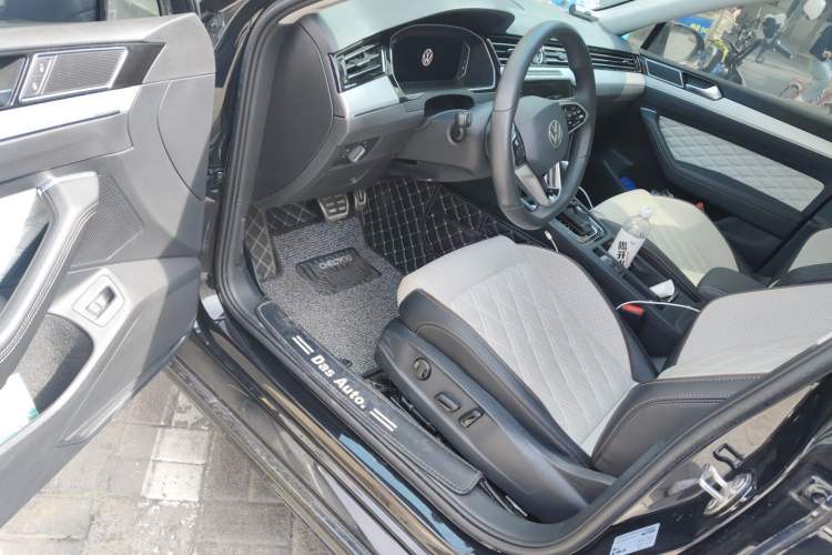 Used Volkswagen Magotan 2023 2 Million Units Commemorative Edition 330TSI DSG Luxury Version Interior 3