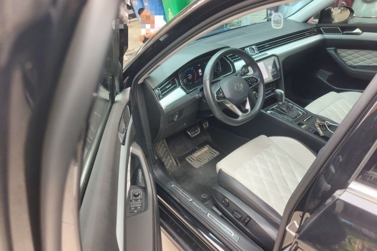 Used Volkswagen Magotan 2023 2 Million Units Commemorative Edition 330TSI DSG Luxury Version Interior 3