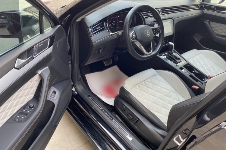 Used Volkswagen Magotan 2023 2 Million Units Limited Edition 330TSI DSG Leading Version Interior 3
