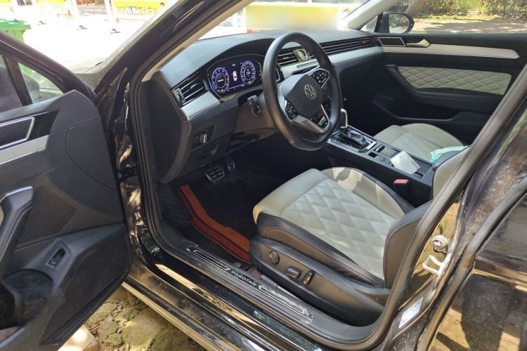 Used Volkswagen Magotan 2023 2 Million Units Commemorative Edition 330TSI DSG Luxury Version Interior 3