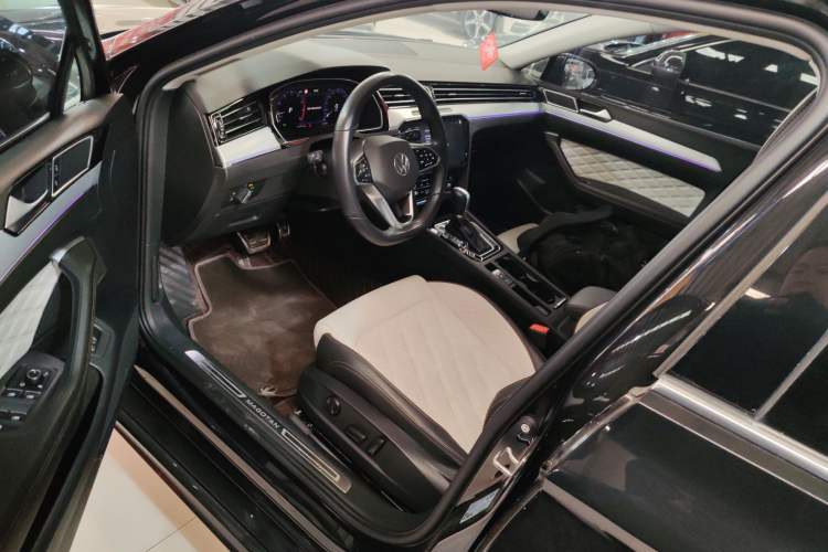 Used Volkswagen Magotan 2023 2 Million Units Commemorative Edition 330TSI DSG Luxury Version Interior 3
