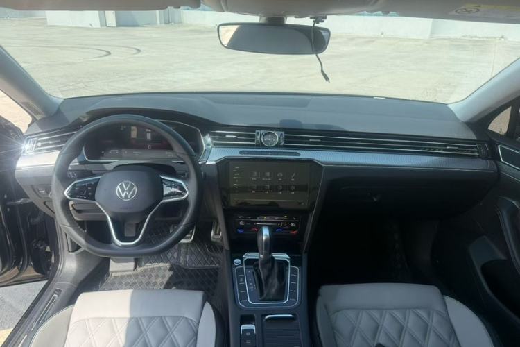 Used Volkswagen Magotan 2023 2 Million Units Limited Edition 330TSI DSG Leading Version Interior 3