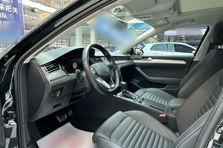 Used Volkswagen Magotan 2023 2 Million Units Limited-Edition 280TSI DSG Comfort Version Interior 3