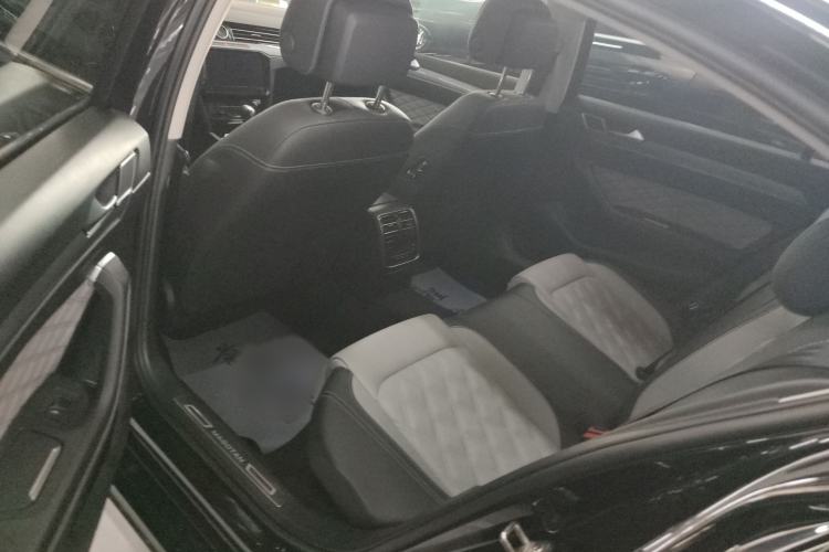 Used Volkswagen Magotan 2023 2 Million Units Limited Edition 330TSI DSG Leading Version Interior 3