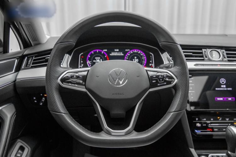 Used Volkswagen Magotan 2023 2 Million Units Commemorative Edition 330TSI DSG Luxury Version Interior 3