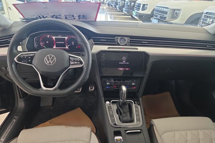 Used Volkswagen Magotan 2023 2 Million Units Limited Edition 330TSI DSG Leading Version Interior 3