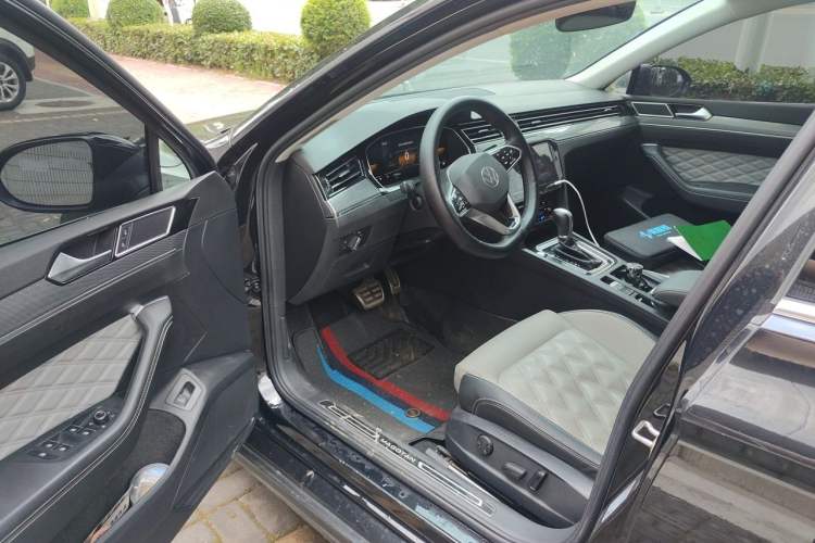 Used Volkswagen Magotan 2023 2 Million Units Limited Edition 280TSI DSG Leading Version Interior 3