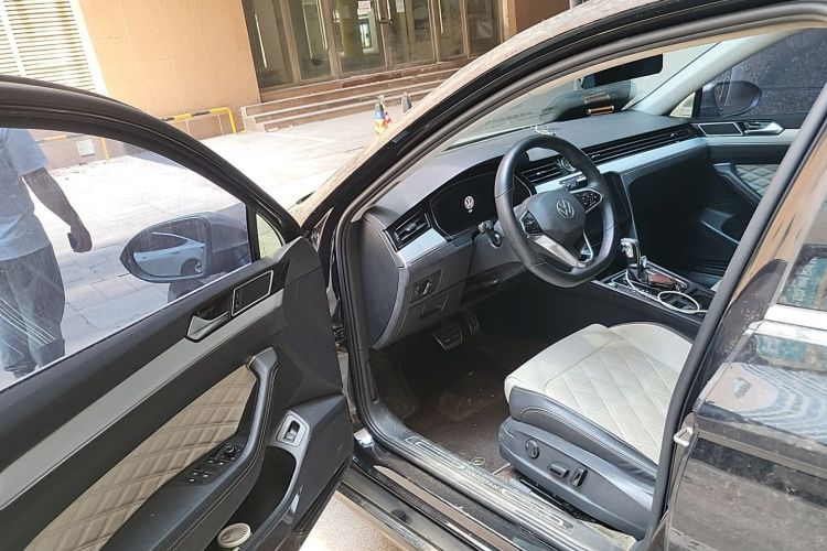 Used Volkswagen Magotan 2023 2 Million Units Commemorative Edition 330TSI DSG Luxury Version Interior 3