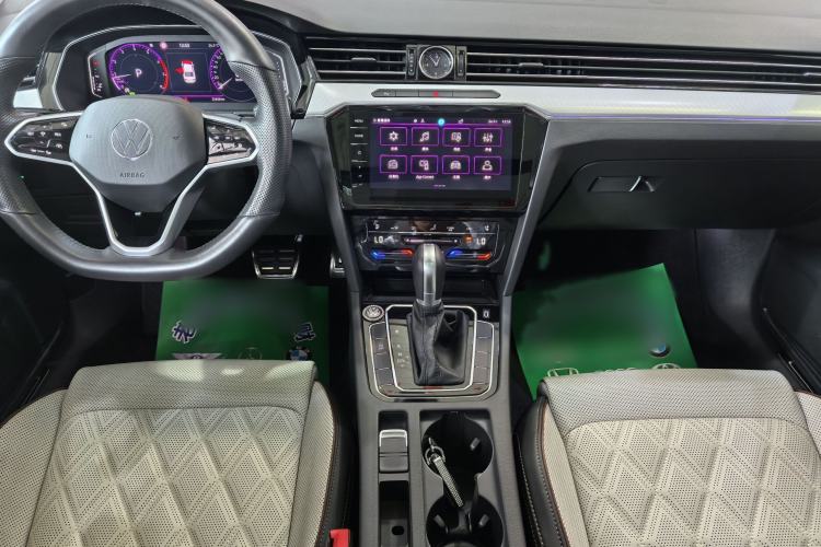 Used Volkswagen Magotan 2023 2 Million Units Commemorative Edition 330TSI DSG Luxury Version Interior 3