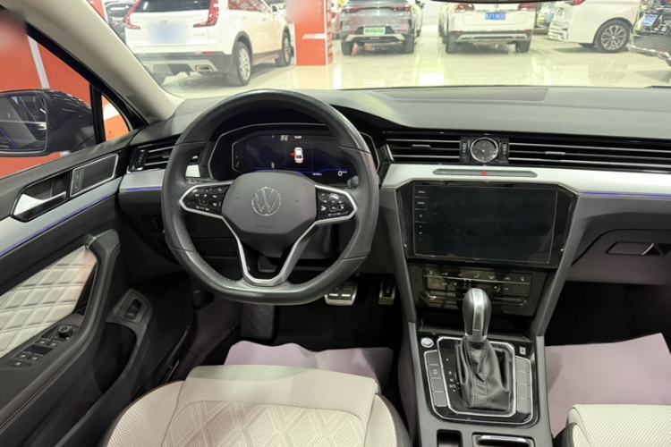Used Volkswagen Magotan 2023 2 Million Units Commemorative Edition 330TSI DSG Luxury Version Interior 4