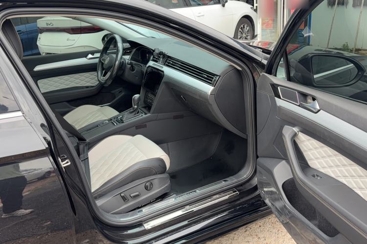 Used Volkswagen Magotan 2023 2 Million Units Commemorative Edition 330TSI DSG Luxury Version Interior 4