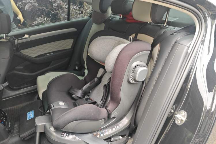 Used Volkswagen Magotan 2023 2 Million Units Commemorative Edition 330TSI DSG Luxury Version Interior 4