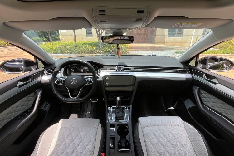 Used Volkswagen Magotan 2023 2 Million Units Commemorative Edition 330TSI DSG Luxury Version Interior 4