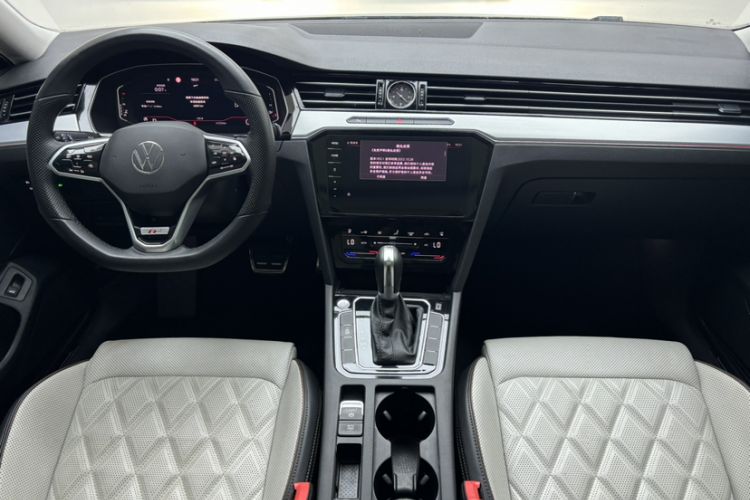 Used Volkswagen Magotan 2023 2 Million Units Commemorative Edition 330TSI DSG Luxury Version Interior 4