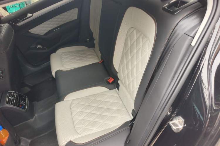 Used Volkswagen Magotan 2023 2 Million Units Commemorative Edition 330TSI DSG Luxury Version Interior 4