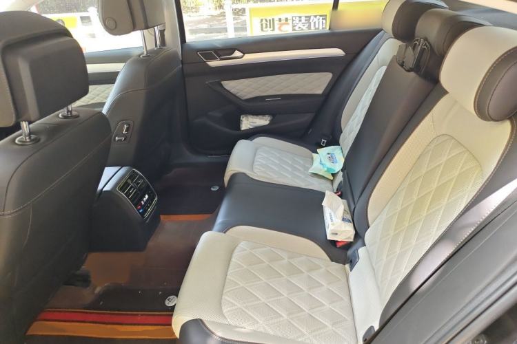 Used Volkswagen Magotan 2023 2 Million Units Commemorative Edition 330TSI DSG Luxury Version Interior 4