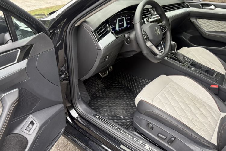 Used Volkswagen Magotan 2023 2 Million Units Limited Edition 330TSI DSG Leading Version Interior 4