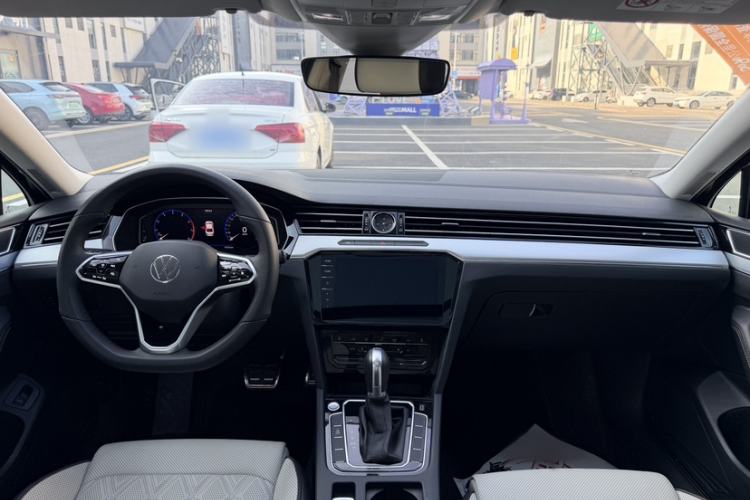 Used Volkswagen Magotan 2023 2 Million Units Commemorative Edition 330TSI DSG Luxury Version Interior 4