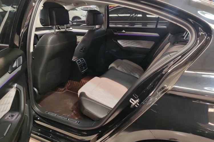 Used Volkswagen Magotan 2023 2 Million Units Commemorative Edition 330TSI DSG Luxury Version Interior 4