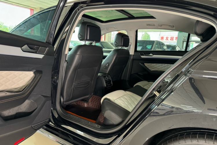 Used Volkswagen Magotan 2023 2 Million Units Commemorative Edition 330TSI DSG Luxury Version Interior 4
