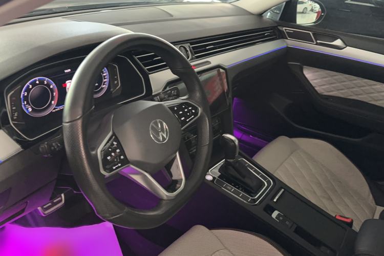 Used Volkswagen Magotan 2023 2 Million Units Commemorative Edition 330TSI DSG Luxury Version Interior 4