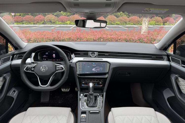 Used Volkswagen Magotan 2023 2 Million Units Commemorative Edition 330TSI DSG Luxury Version Interior 4