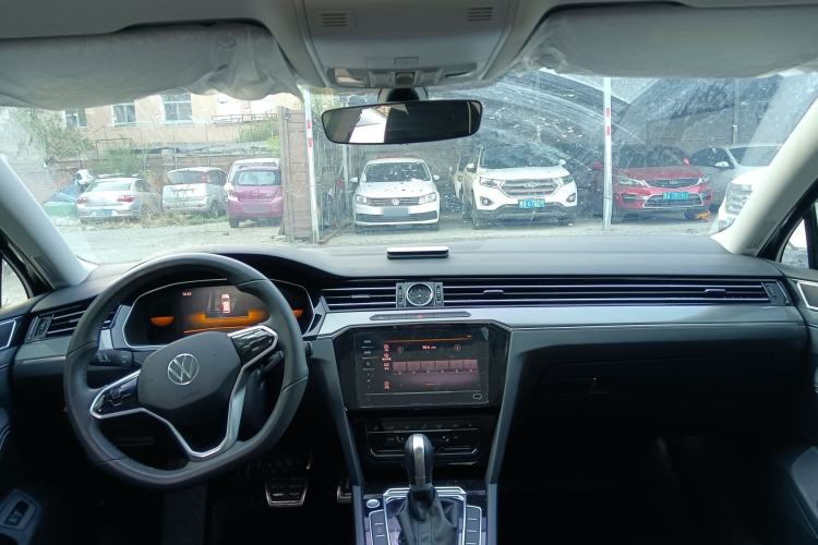 Used Volkswagen Magotan 2023 2 Million Units Limited Edition 330TSI DSG Leading Version Interior 4