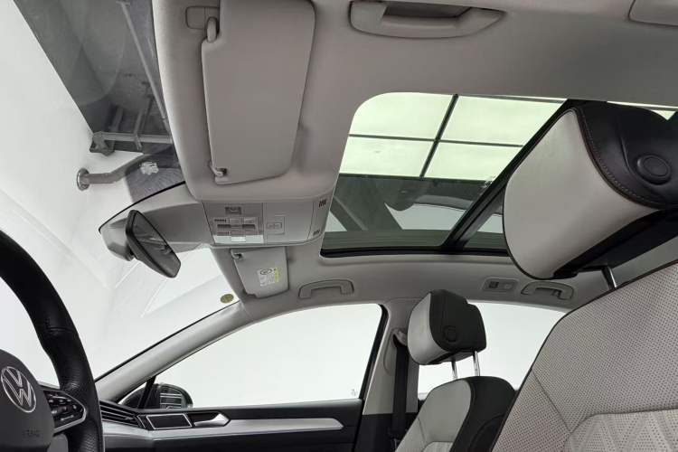 Used Volkswagen Magotan 2023 2 Million Units Limited Edition 330TSI DSG Leading Version Interior 4