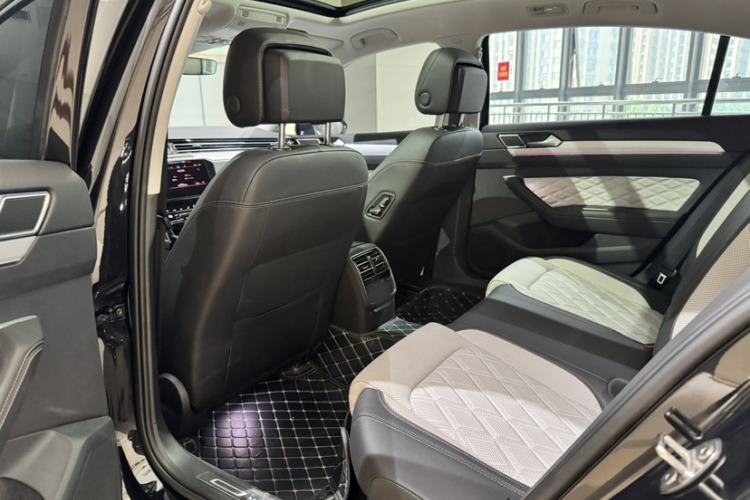 Used Volkswagen Magotan 2023 2 Million Units Commemorative Edition 330TSI DSG Luxury Version Interior 4