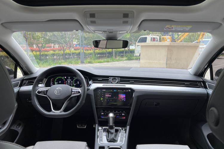 Used Volkswagen Magotan 2023 2 Million Units Commemorative Edition 330TSI DSG Luxury Version Interior 4