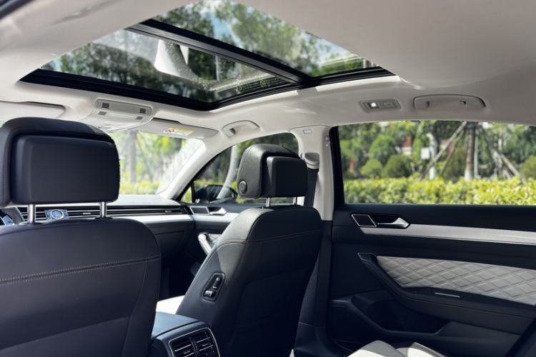 Used Volkswagen Magotan 2023 2 Million Units Commemorative Edition 330TSI DSG Luxury Version Interior 4