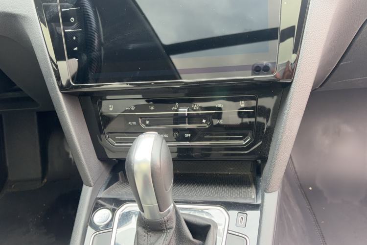 Used Volkswagen Magotan 2023 2 Million Units Commemorative Edition 330TSI DSG Luxury Version Interior 5