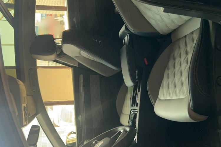 Used Volkswagen Magotan 2023 2 Million Units Limited Edition 330TSI DSG Leading Version Interior 5