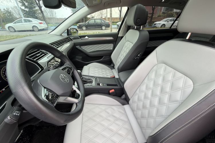 Used Volkswagen Magotan 2023 2 Million Units Limited Edition 330TSI DSG Leading Version Interior 5