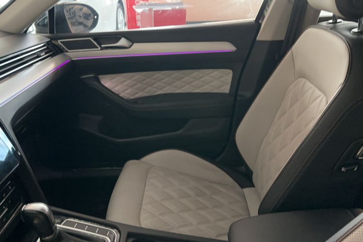 Used Volkswagen Magotan 2023 2 Million Units Limited Edition 330TSI DSG Leading Version Interior 5