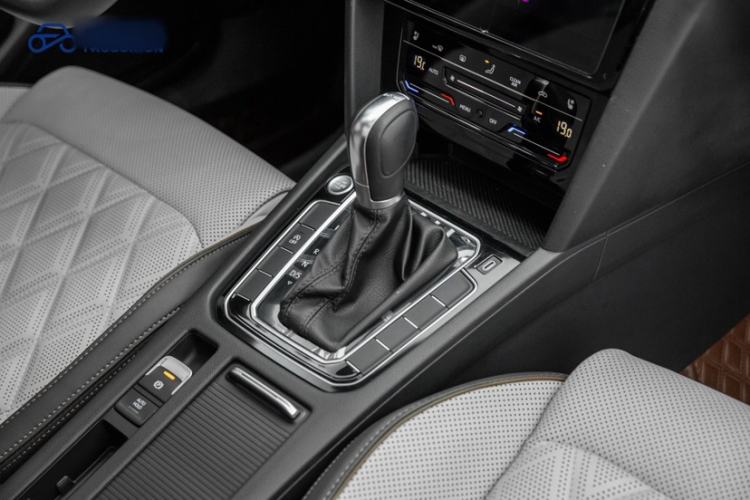 Used Volkswagen Magotan 2023 2 Million Units Commemorative Edition 330TSI DSG Luxury Version Interior 5